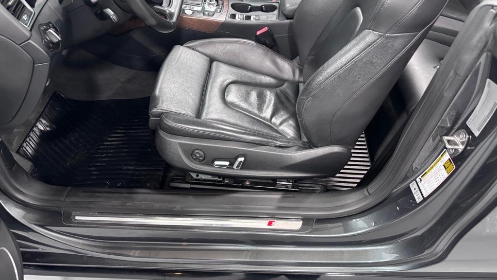 Photo 19 of this AUDI A5 2.OT SPORT