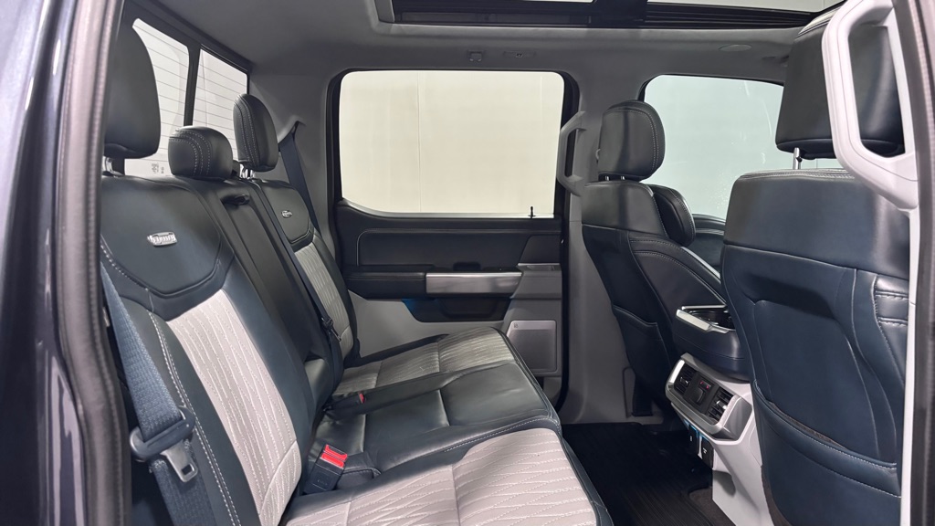 Photo 26 of this FORD F150 LIMITED