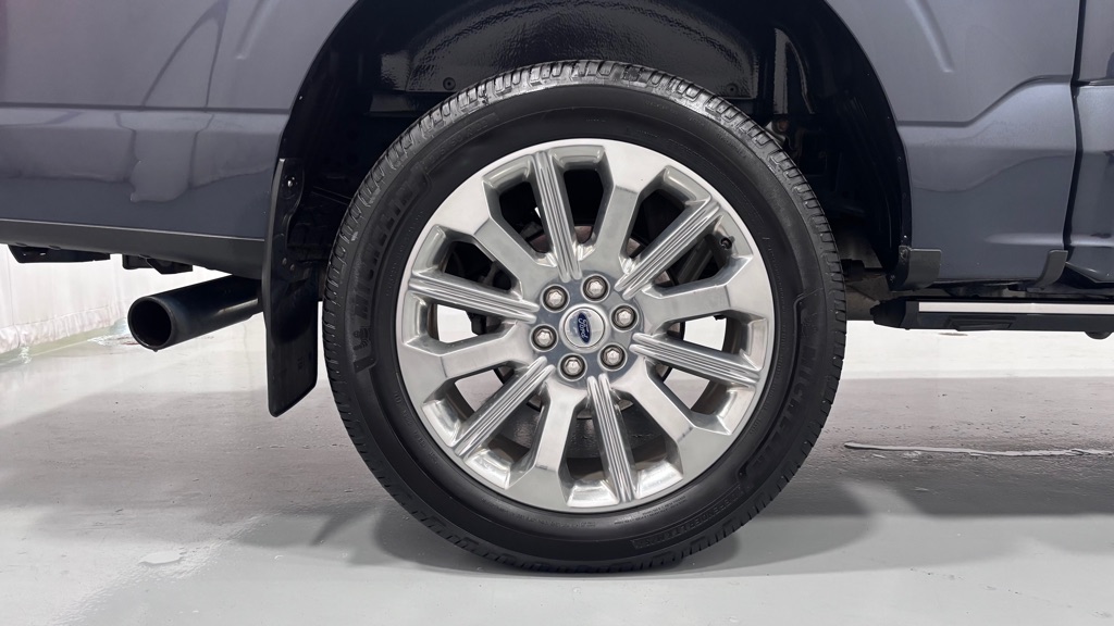 Photo 34 of this FORD F150 LIMITED