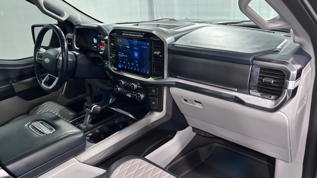 Photo 18 of this FORD F150 LIMITED
