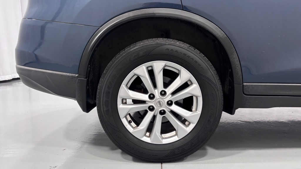Photo 34 of this NISSAN ROGUE SV