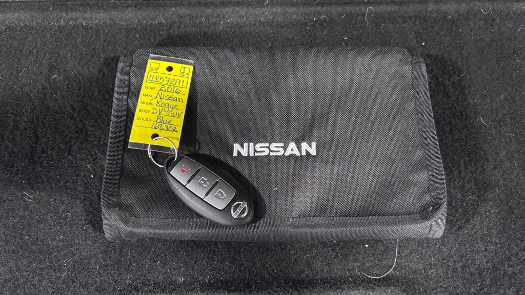 Photo 35 of this NISSAN ROGUE SV