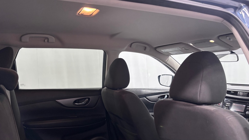 Photo 27 of this NISSAN ROGUE SV