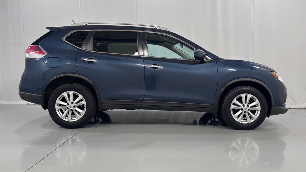 Photo 4 of this NISSAN ROGUE SV