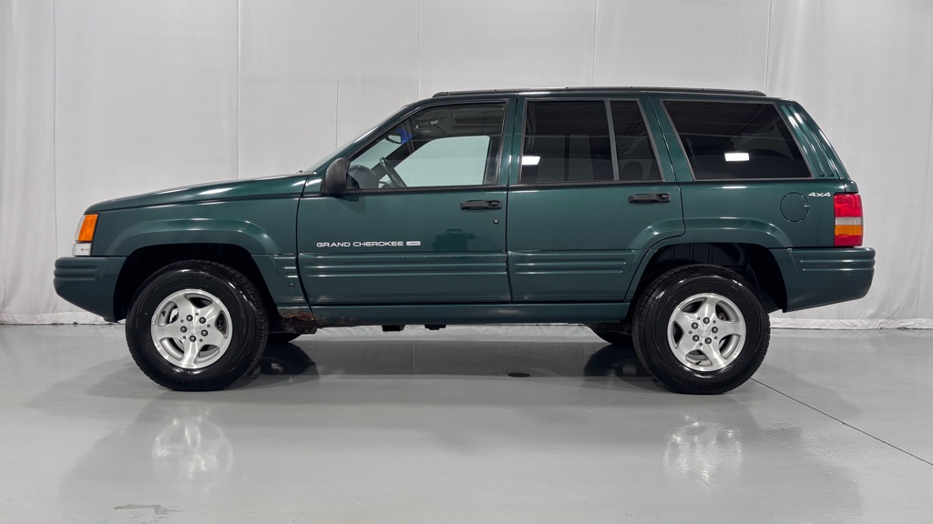 Photo 8 of this JEEP GRAND CHEROKEE