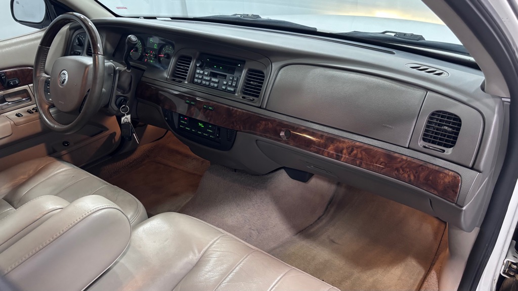 Photo 18 of this MERCURY GRAND MARQUIS