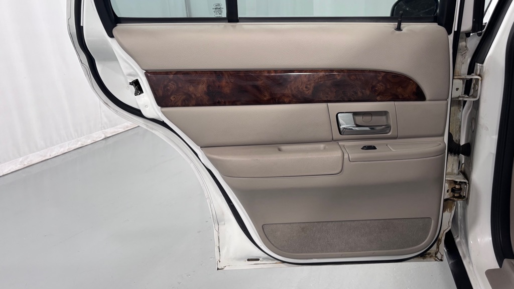 Photo 24 of this MERCURY GRAND MARQUIS
