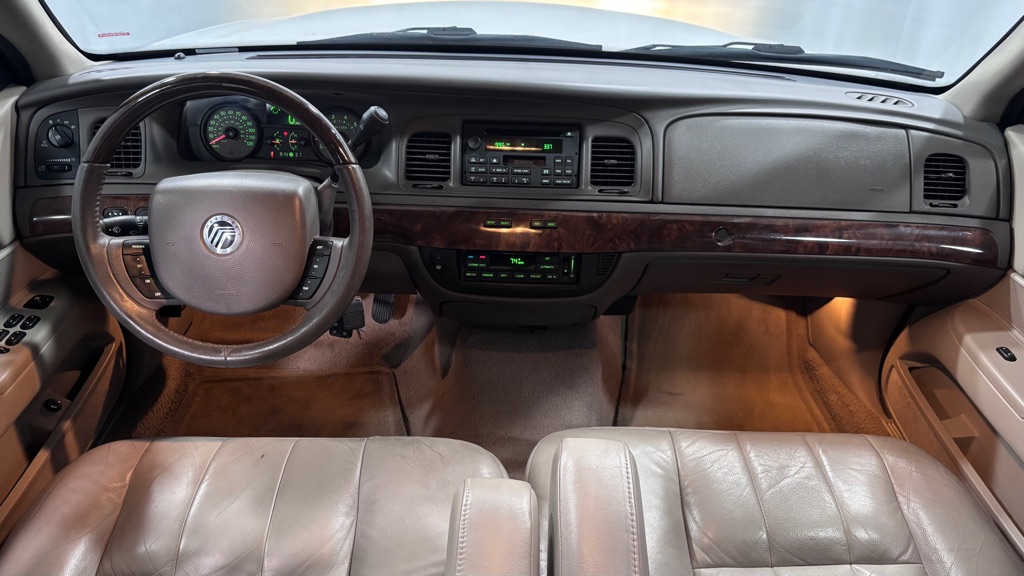 Photo 10 of this MERCURY GRAND MARQUIS