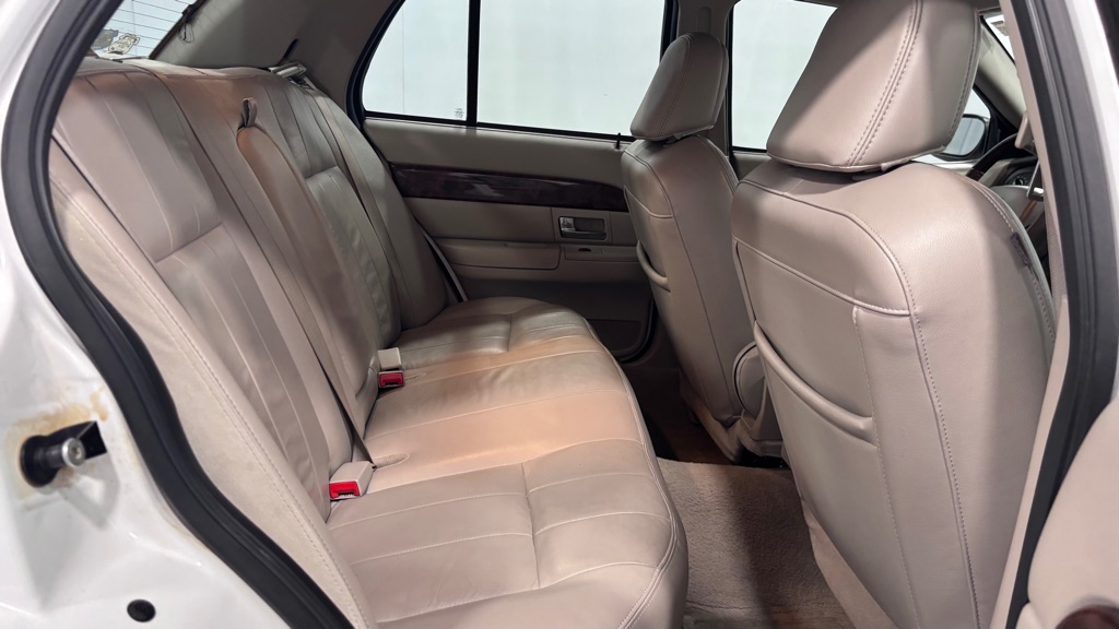 Photo 26 of this MERCURY GRAND MARQUIS