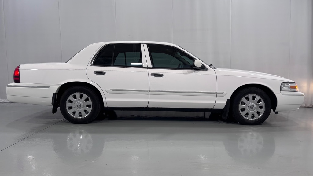 Photo 4 of this MERCURY GRAND MARQUIS