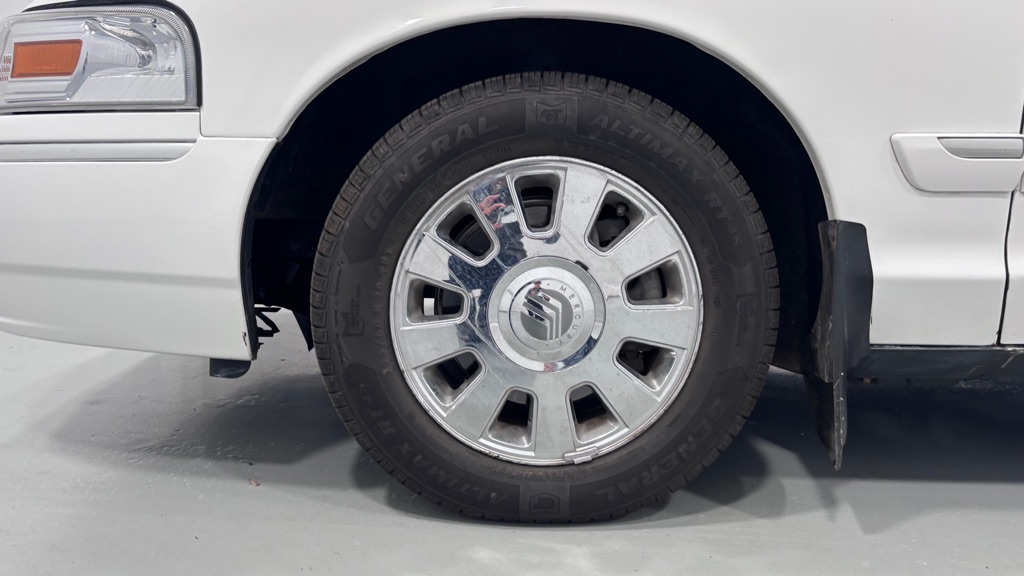 Photo 31 of this MERCURY GRAND MARQUIS