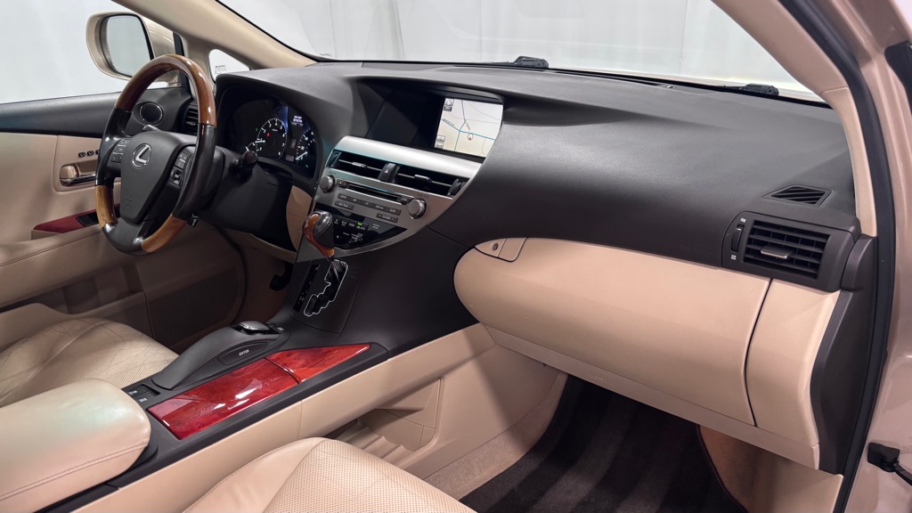 Photo 18 of this LEXUS RX 350