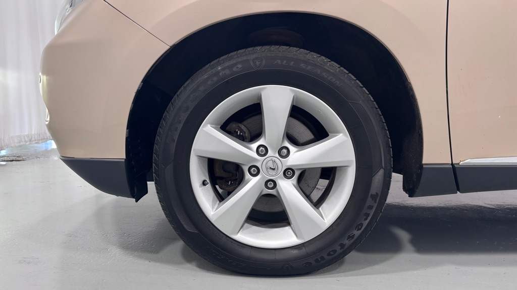 Photo 31 of this LEXUS RX 350