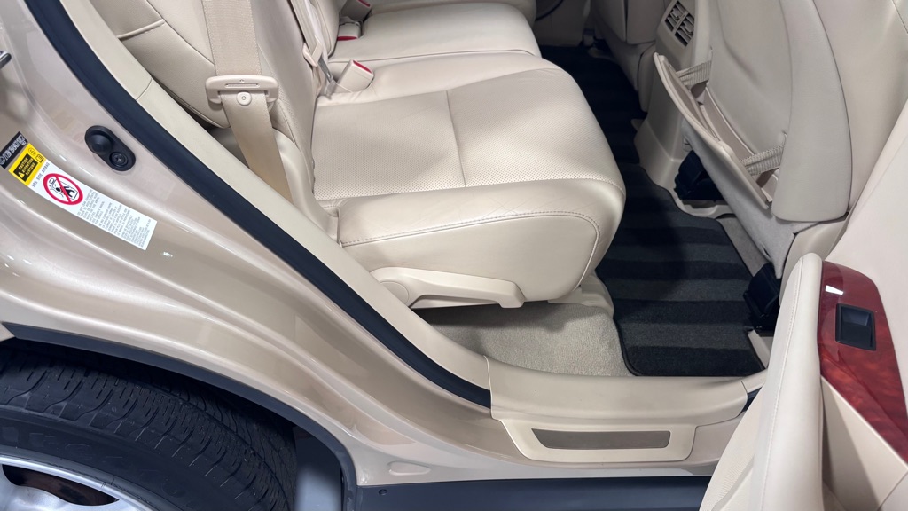 Photo 25 of this LEXUS RX 350