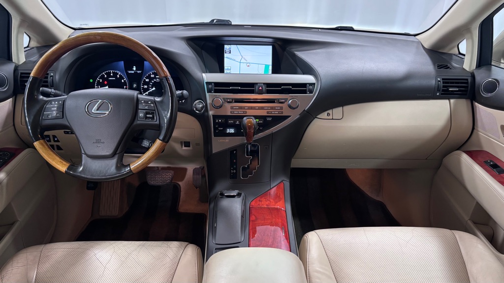 Photo 10 of this LEXUS RX 350