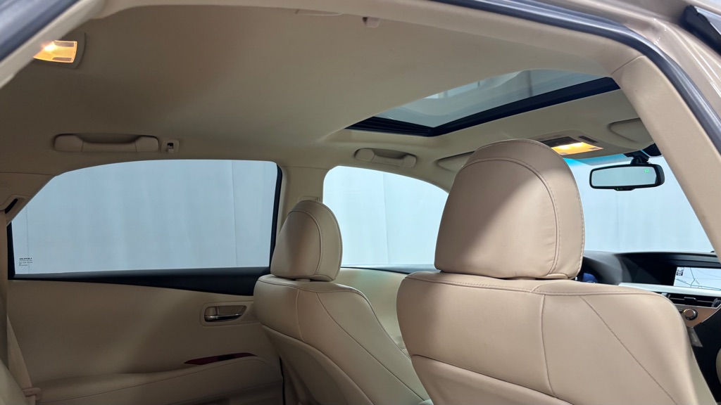Photo 27 of this LEXUS RX 350