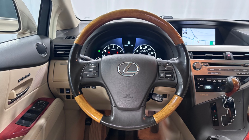 Photo 13 of this LEXUS RX 350