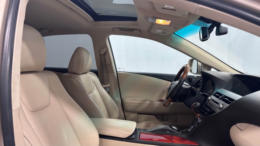 Photo 20 of this LEXUS RX 350