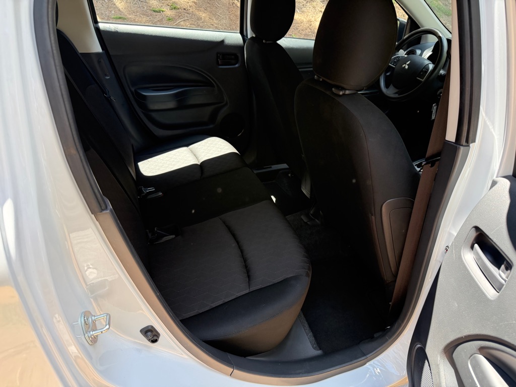 Photo 17 of this MITSUBISHI MIRAGE