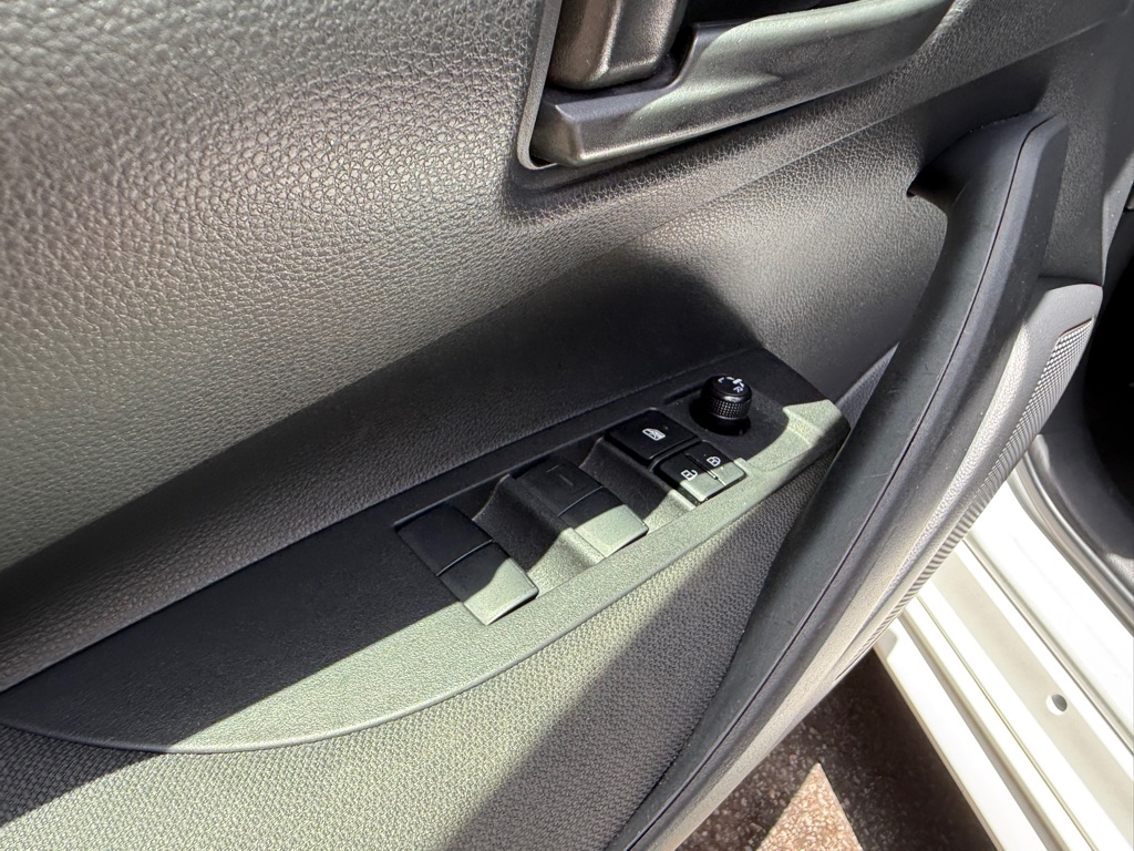 Photo 10 of this TOYOTA COROLLA