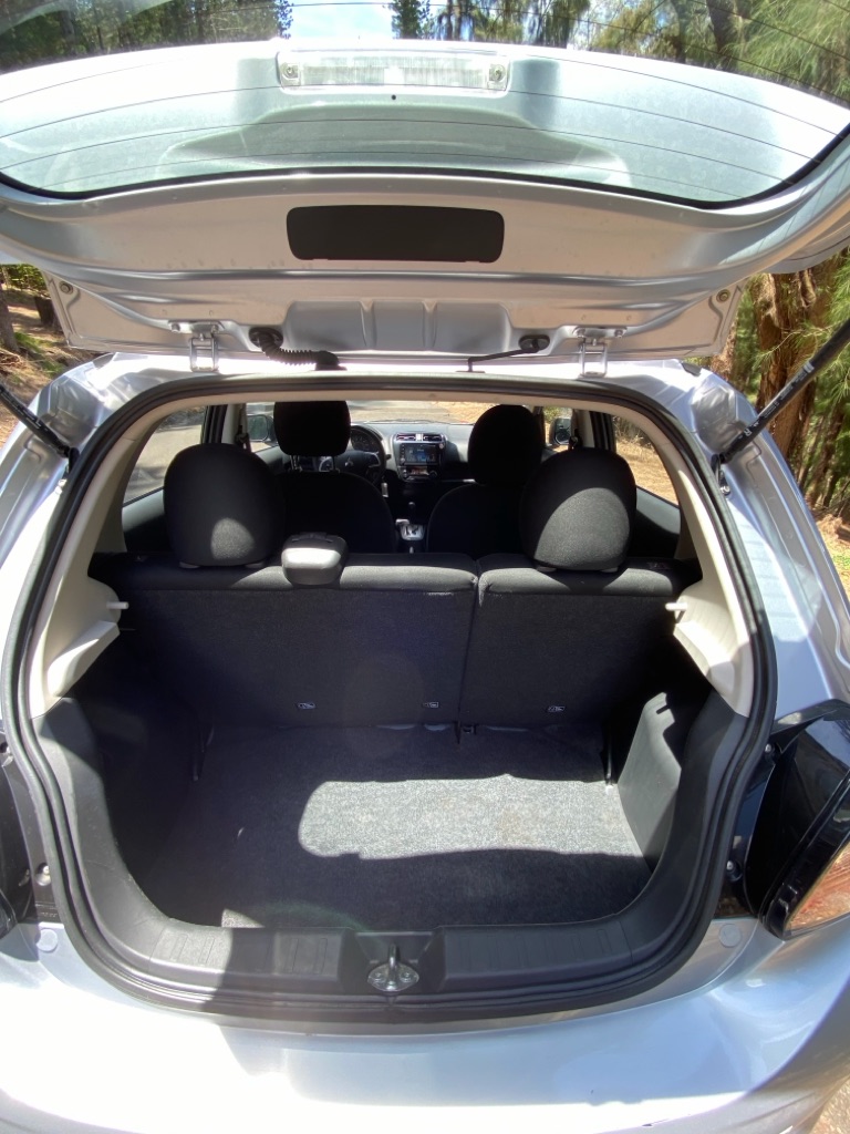 Photo 23 of this MITSUBISHI MIRAGE