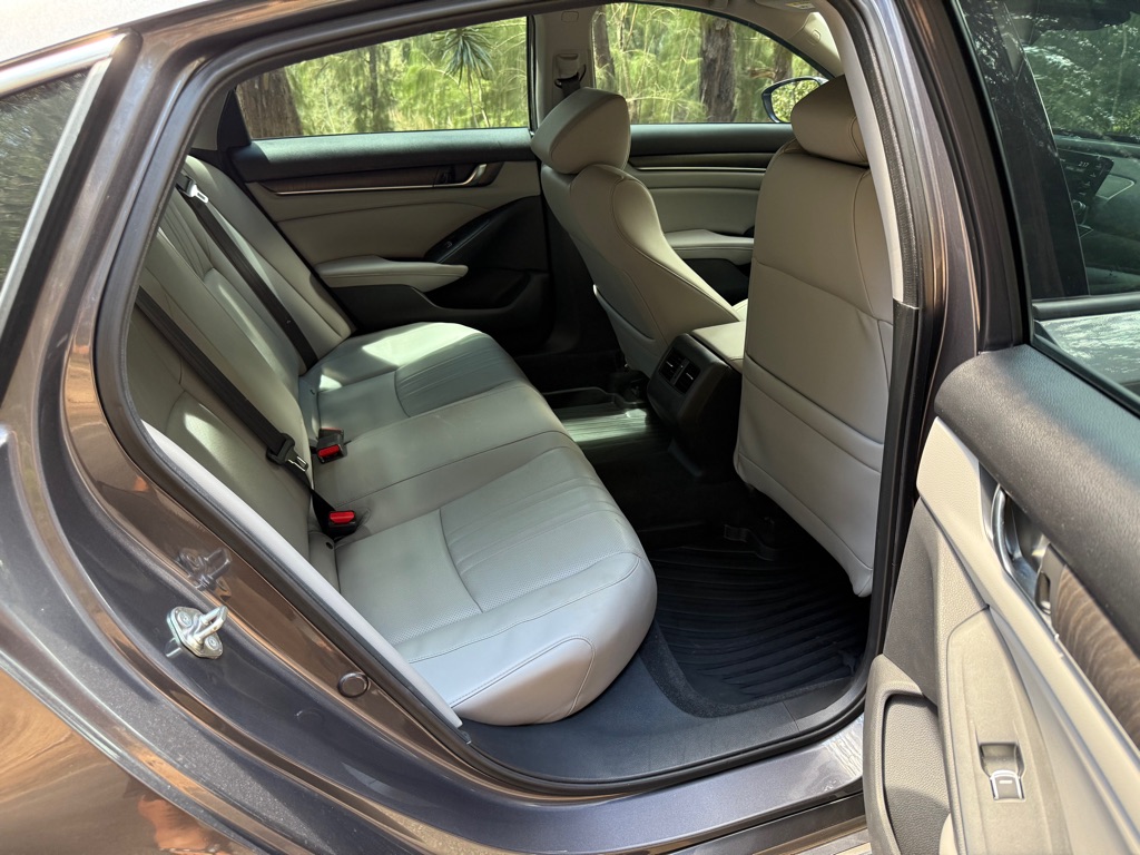 Photo 20 of this HONDA ACCORD