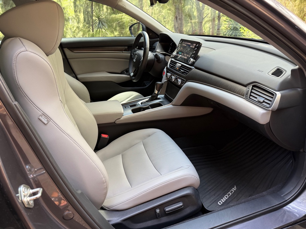 Photo 19 of this HONDA ACCORD