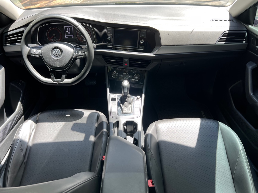 Photo 9 of this VOLKSWAGEN JETTA