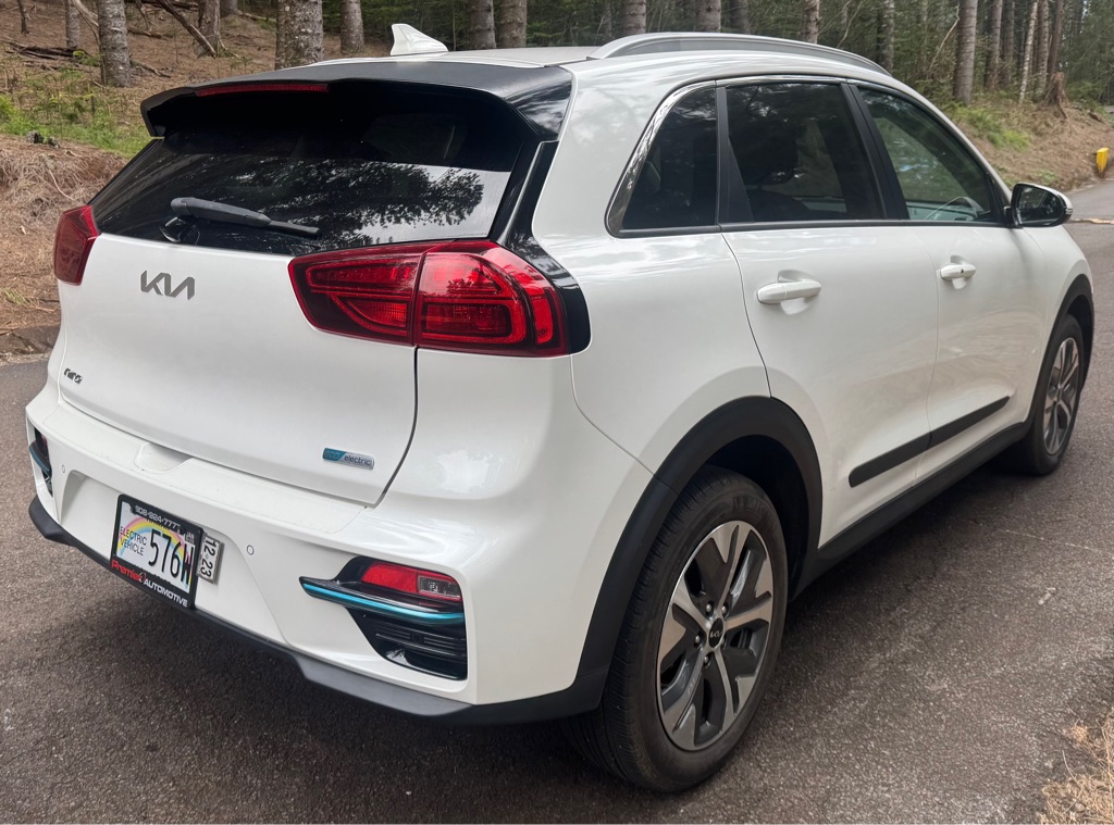 Photo 6 of this KIA NIRO