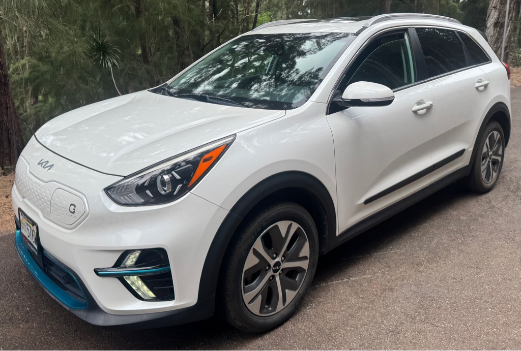 Photo 2 of this KIA NIRO