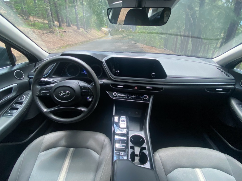 Photo 17 of this HYUNDAI SONATA