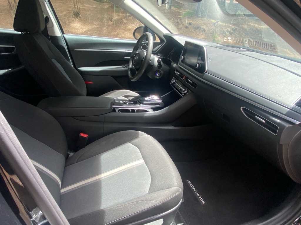 Photo 16 of this HYUNDAI SONATA