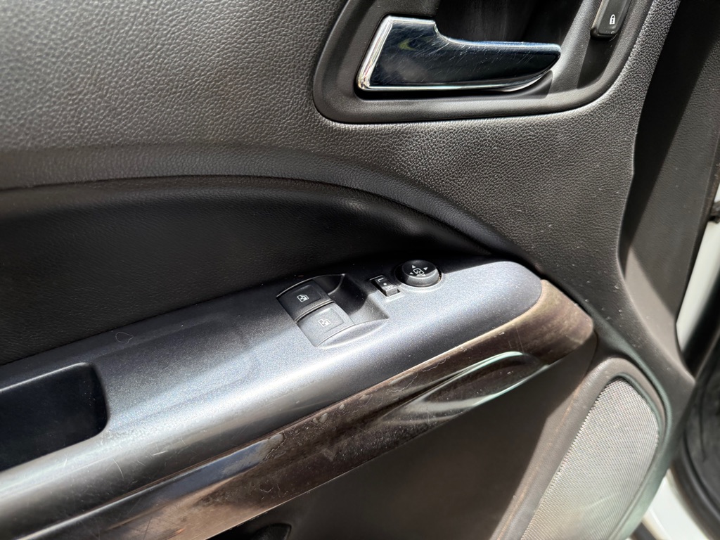 Photo 12 of this GMC CANYON