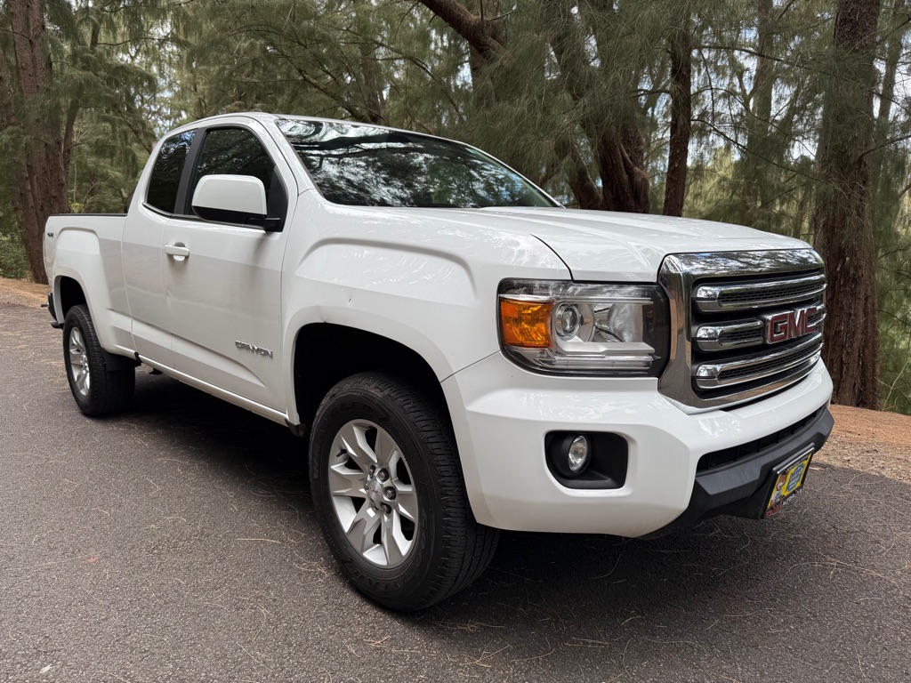 Photo 3 of this GMC CANYON