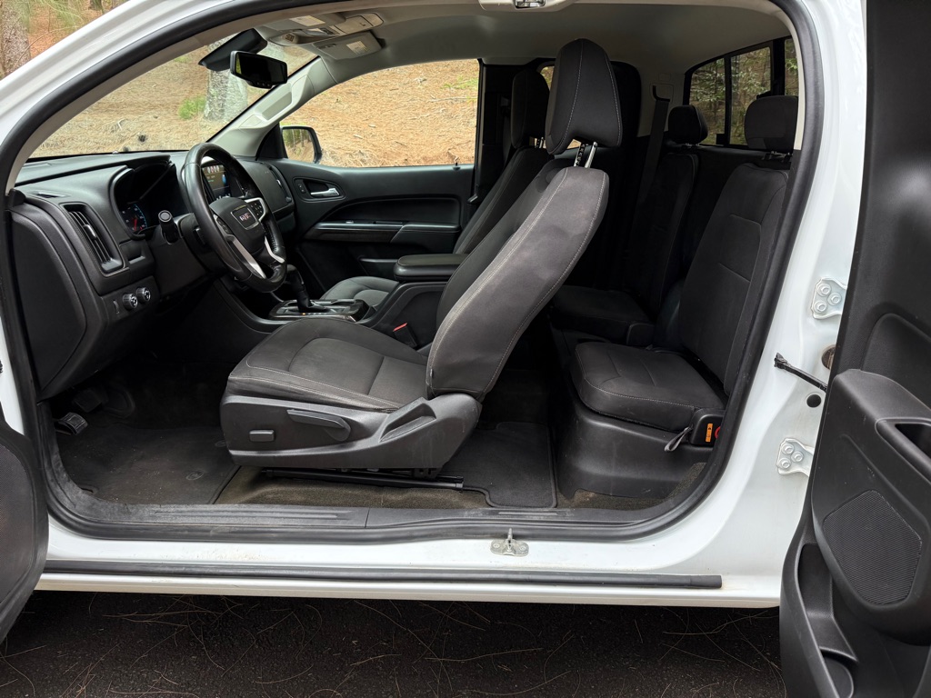 Photo 22 of this GMC CANYON