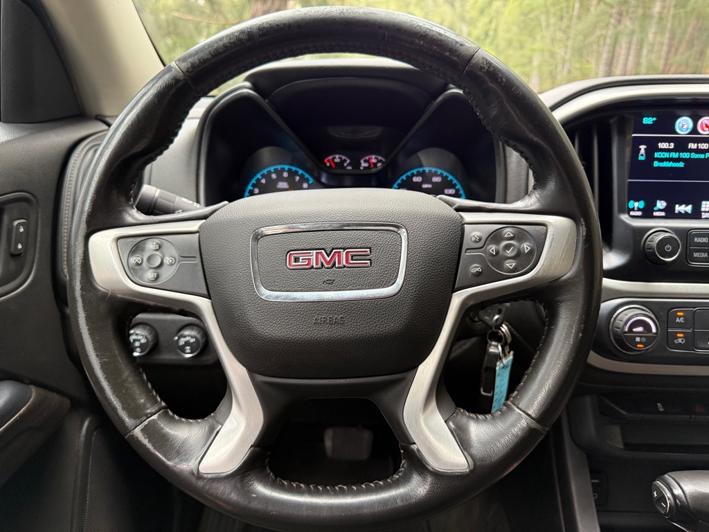 Photo 14 of this GMC CANYON