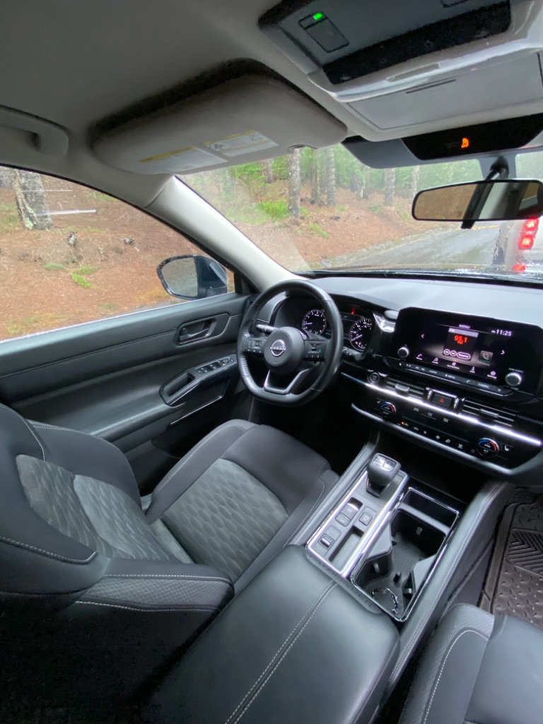 Photo 26 of this NISSAN PATHFINDER