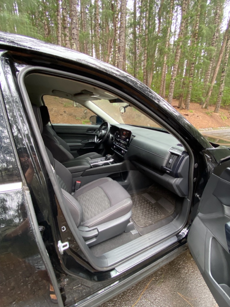 Photo 24 of this NISSAN PATHFINDER