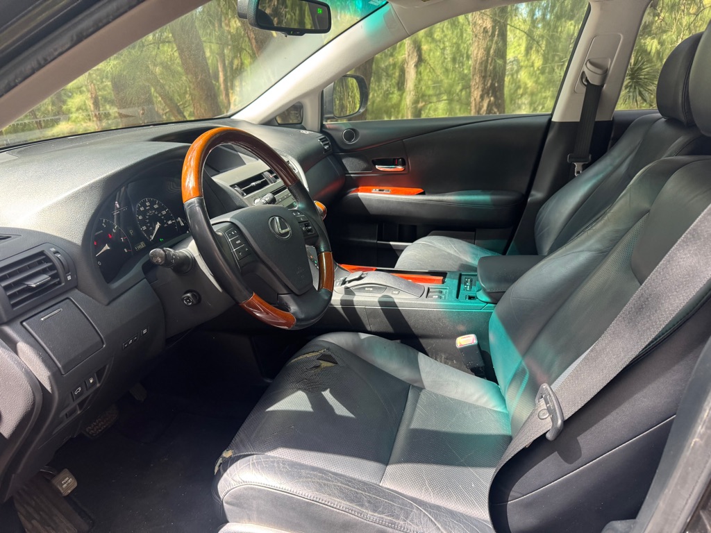 Photo 17 of this LEXUS RX