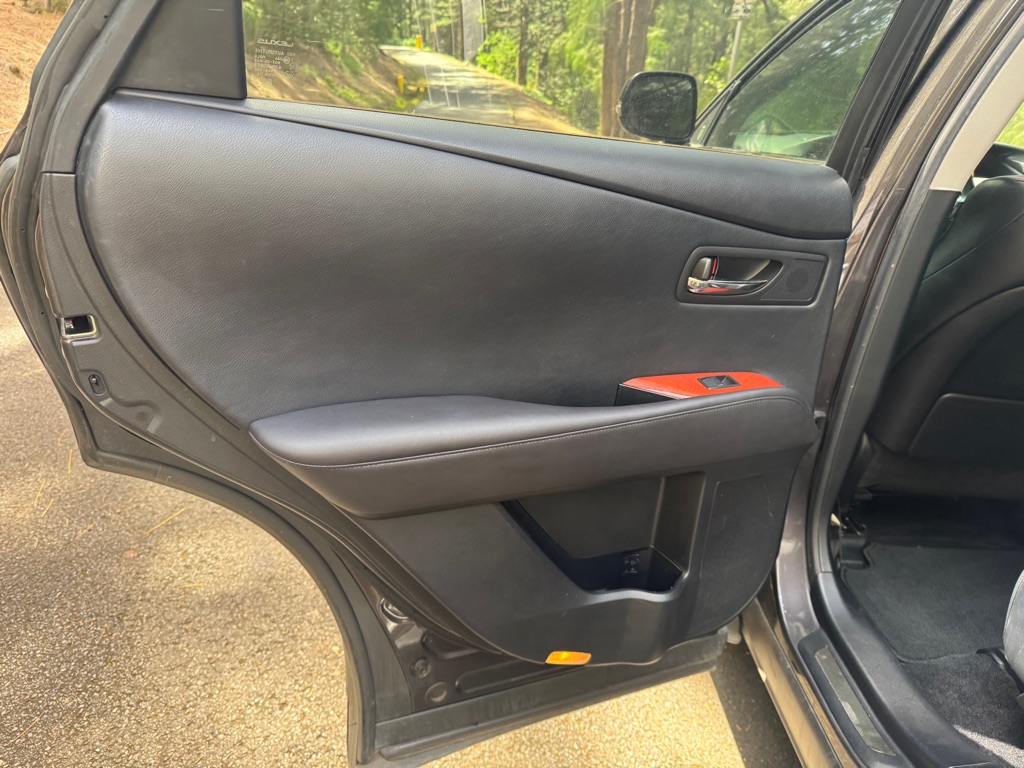 Photo 14 of this LEXUS RX