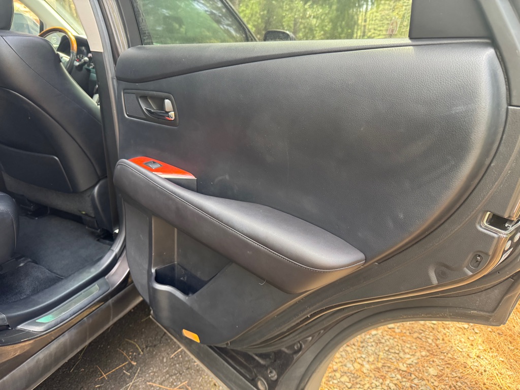 Photo 18 of this LEXUS RX