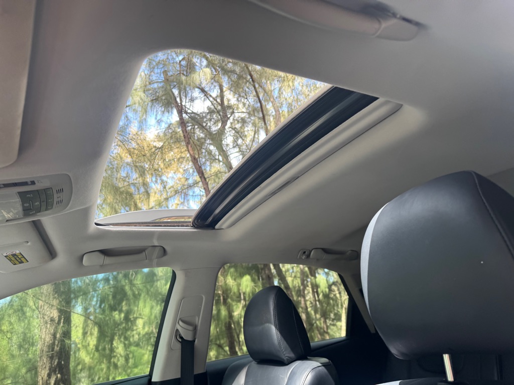 Photo 15 of this LEXUS RX