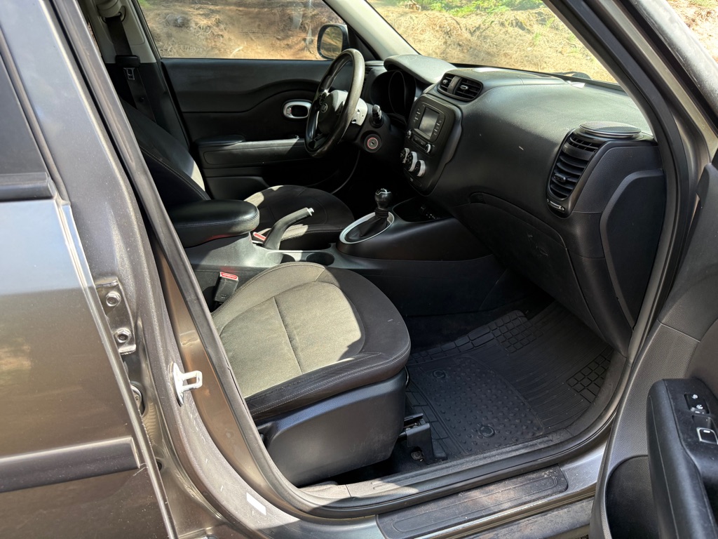Photo 18 of this KIA SOUL