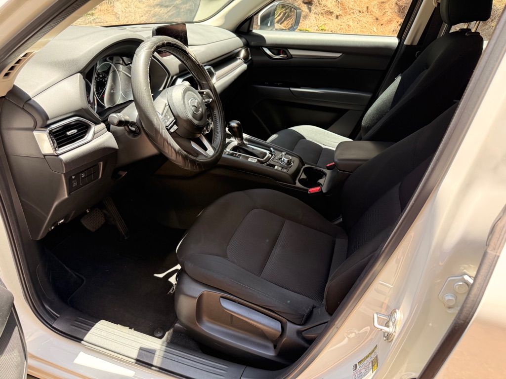 Photo 11 of this MAZDA CX-5