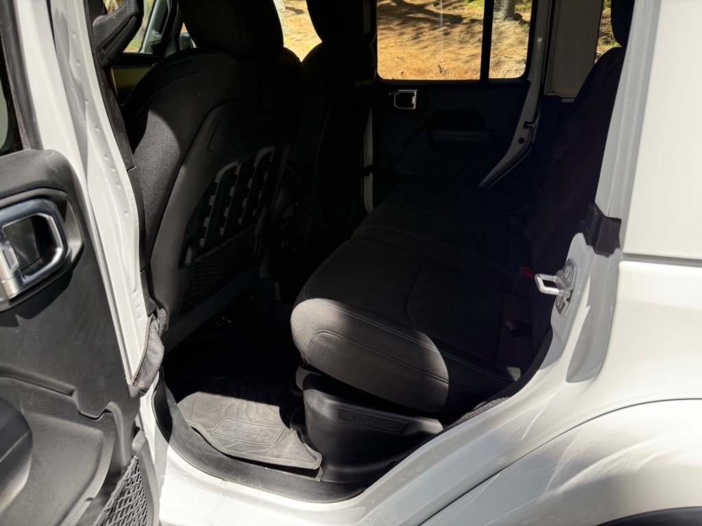 Photo 19 of this JEEP WRANGLER UNLIMI