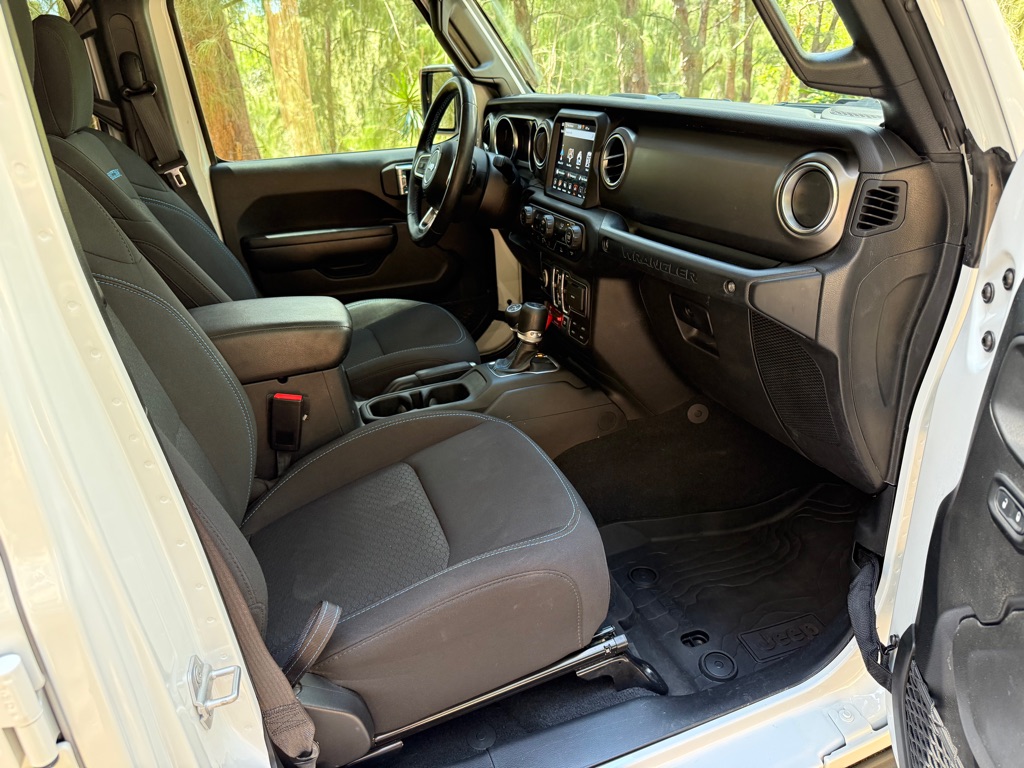Photo 20 of this JEEP WRANGLER UNLIMI