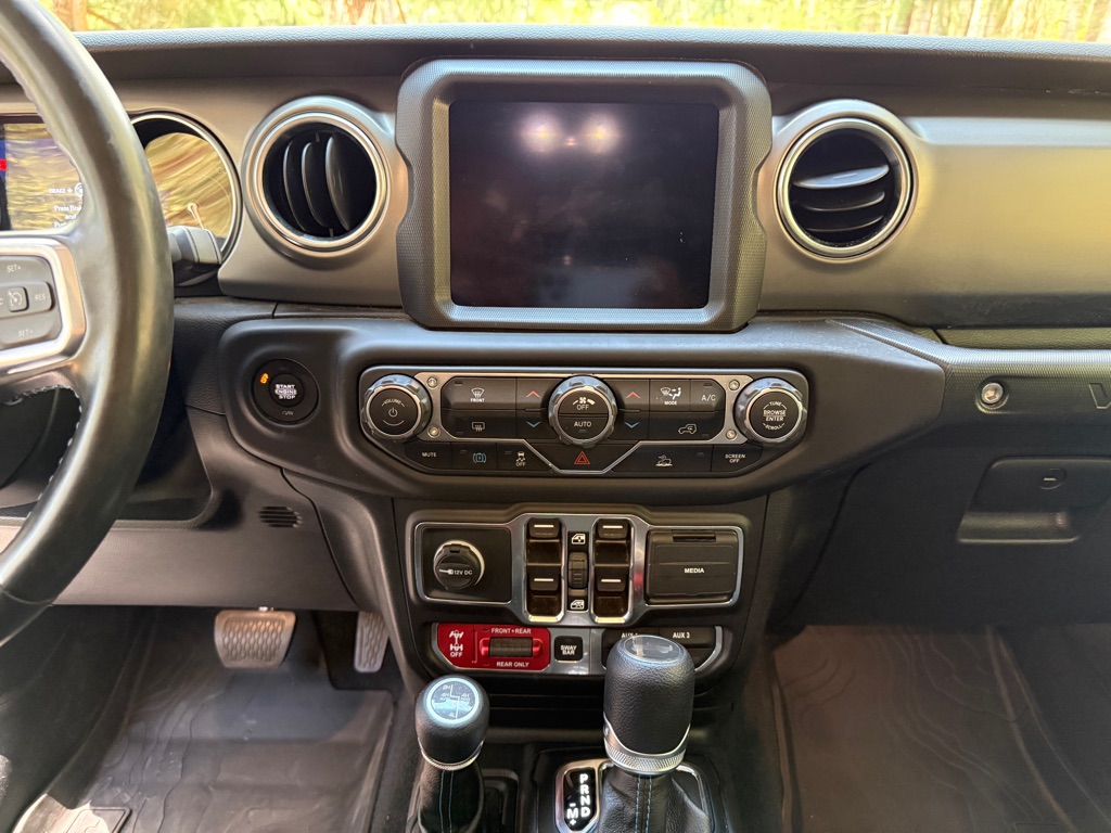 Photo 18 of this JEEP WRANGLER UNLIMI