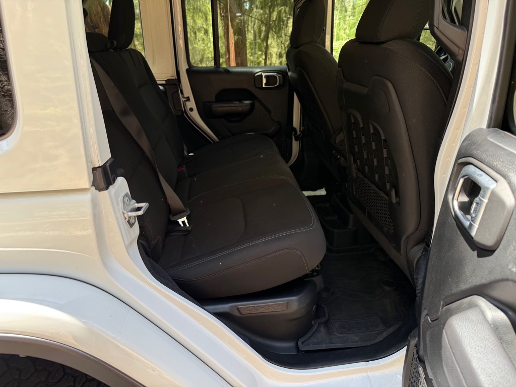 Photo 21 of this JEEP WRANGLER UNLIMI