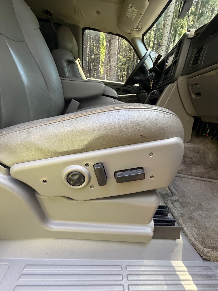 Photo 49 of this CHEVROLET TAHOE