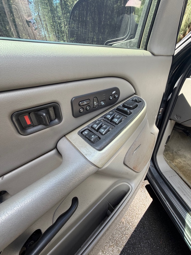 Photo 10 of this CHEVROLET TAHOE